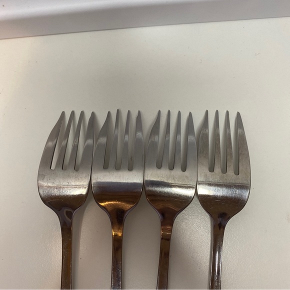 4 Salad Forks Wallace CASINO 18/10 Stainless China 7 3/8" - Picture 6 of 8